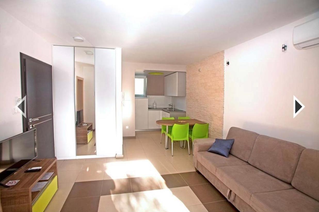 Daska Apartmani นยีวีเซ ภายนอก รูปภาพ