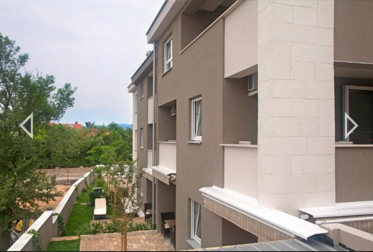 Daska Apartmani นยีวีเซ ภายนอก รูปภาพ