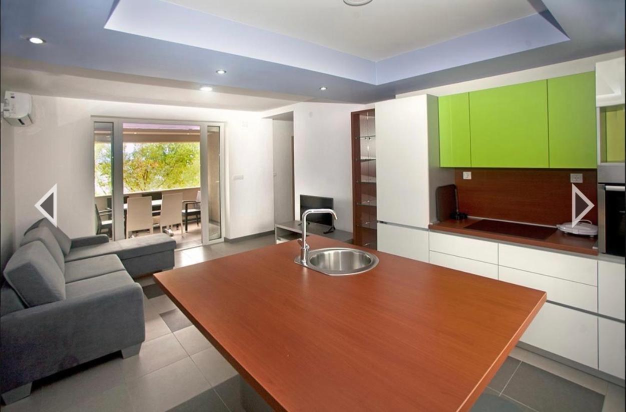 Daska Apartmani นยีวีเซ ภายนอก รูปภาพ