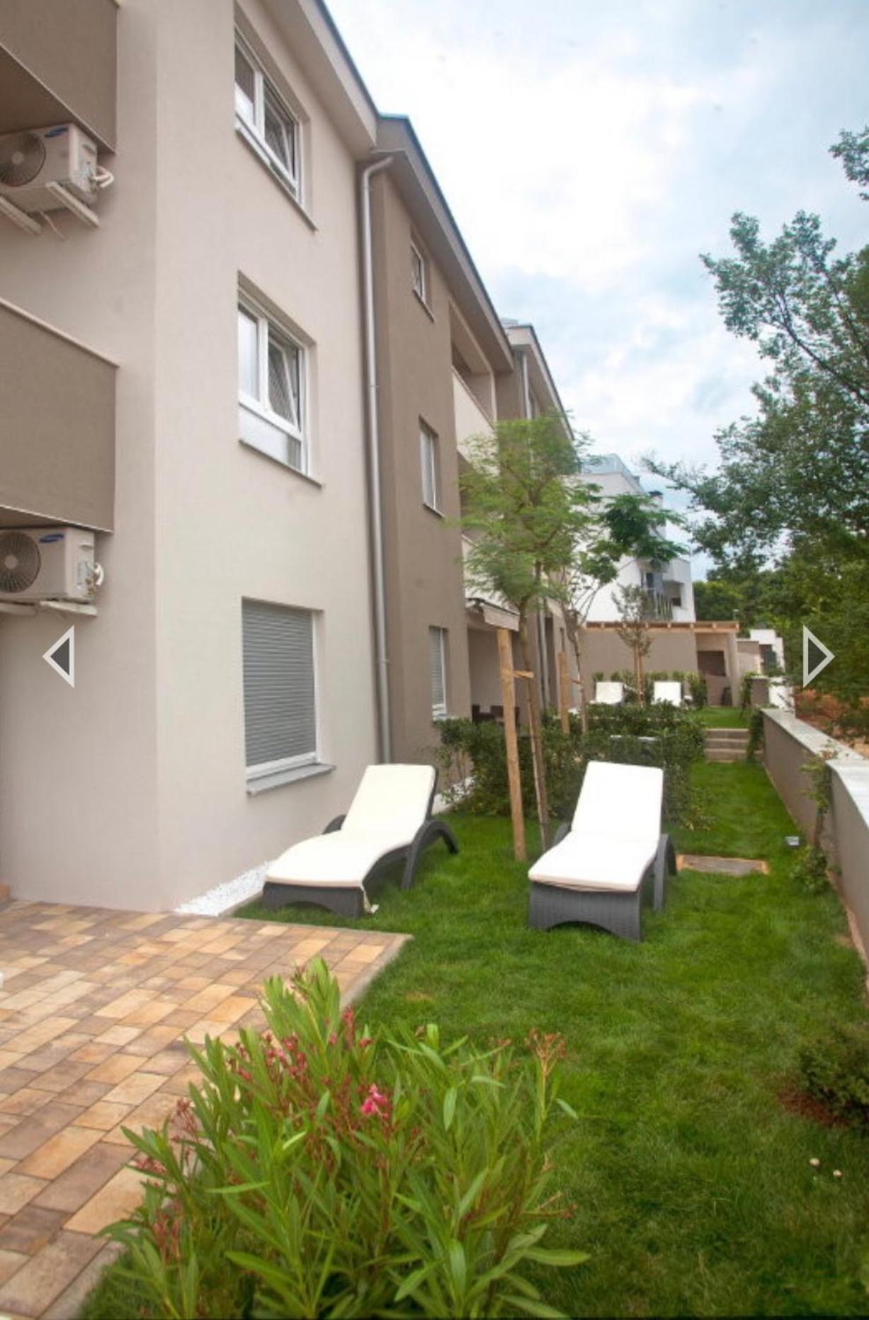Daska Apartmani นยีวีเซ ภายนอก รูปภาพ